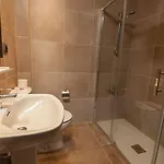 Alegret Hotel