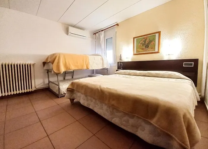 Alegret Hotel *
